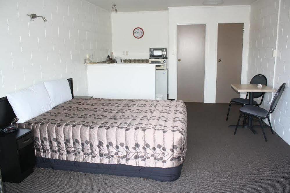 Motel Villa Del Rio Whangarei Esterno foto